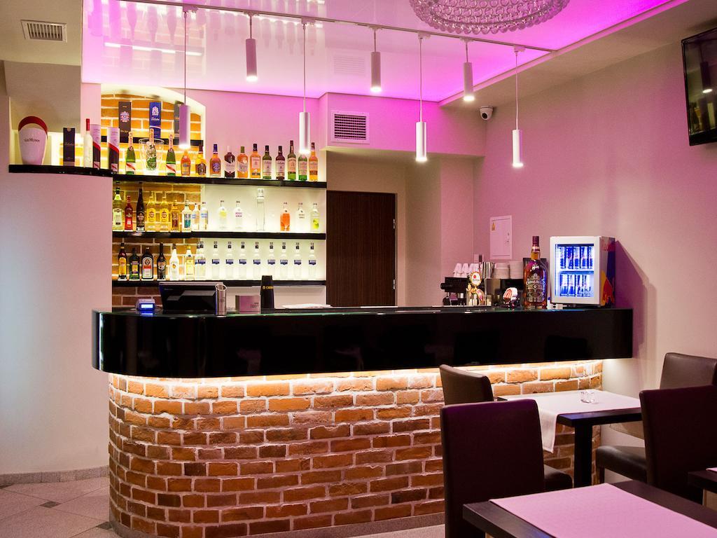 Hotel Fryderyk ニサ エクステリア 写真